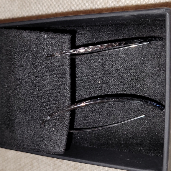 Adorable silver and turquoise earrings and bracelet. - Picture 7 of 7